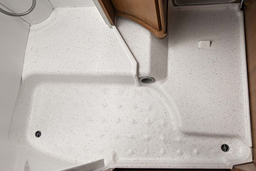 Shower tray repair by laminating Dethleffs Knowledgebase